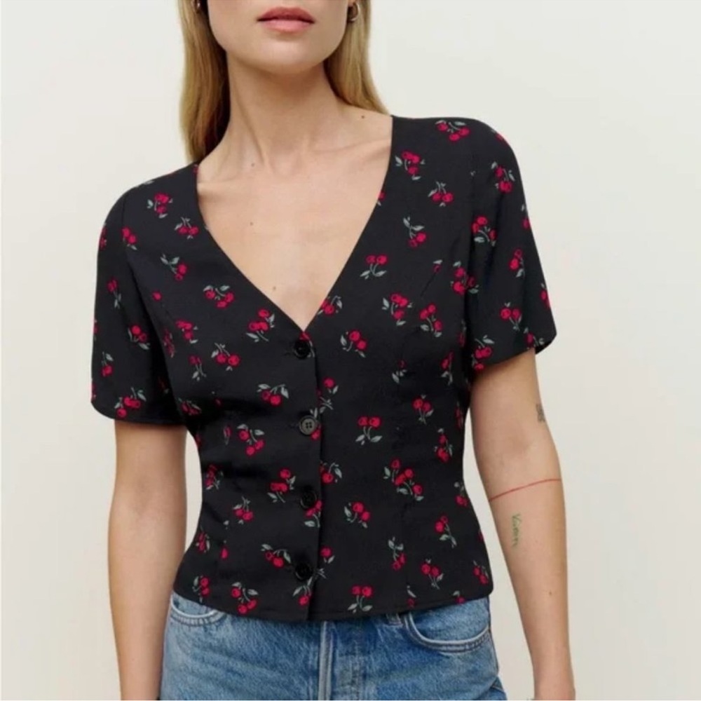 REFORMATION – Cherry Print Deep V-neck Top – Size 4